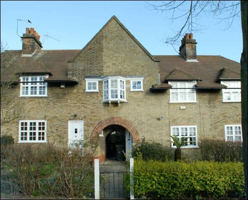 20-22 Asmuns Place